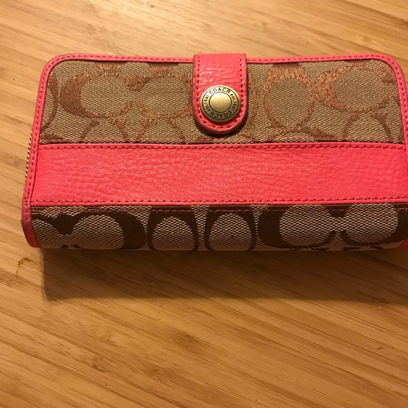 Coach Handbags - Coach wallet